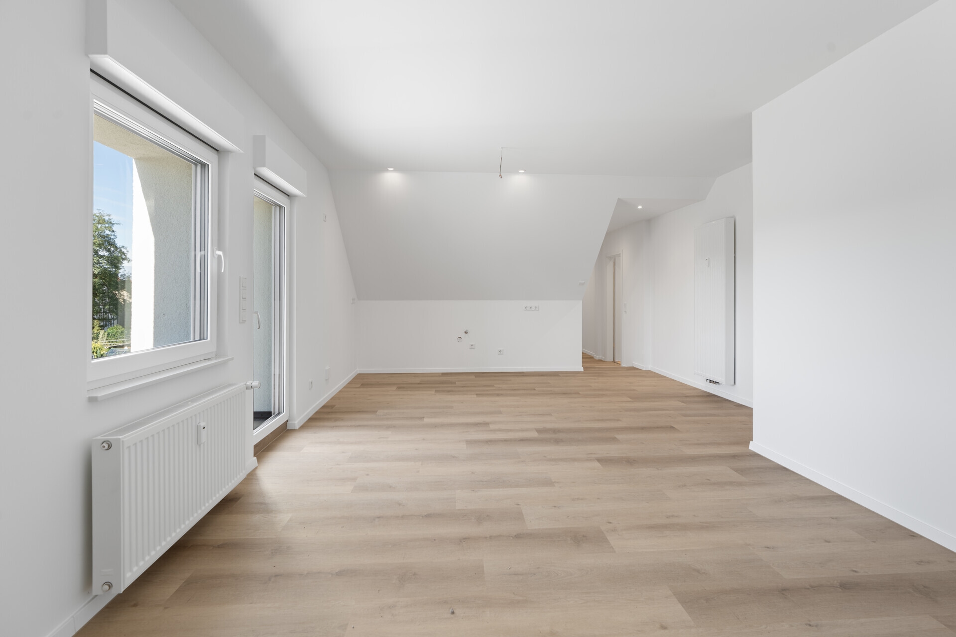 Offerner Wohn-/Essbereich samt Küche